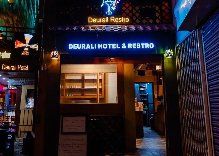 Deurali And Restro * Katmandú